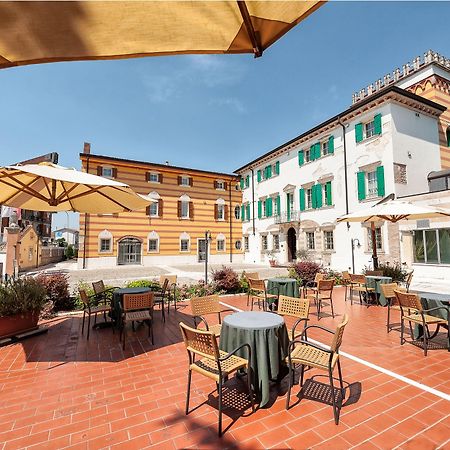 Hotel Villa Malaspina Castel d'Azzano Exterior photo