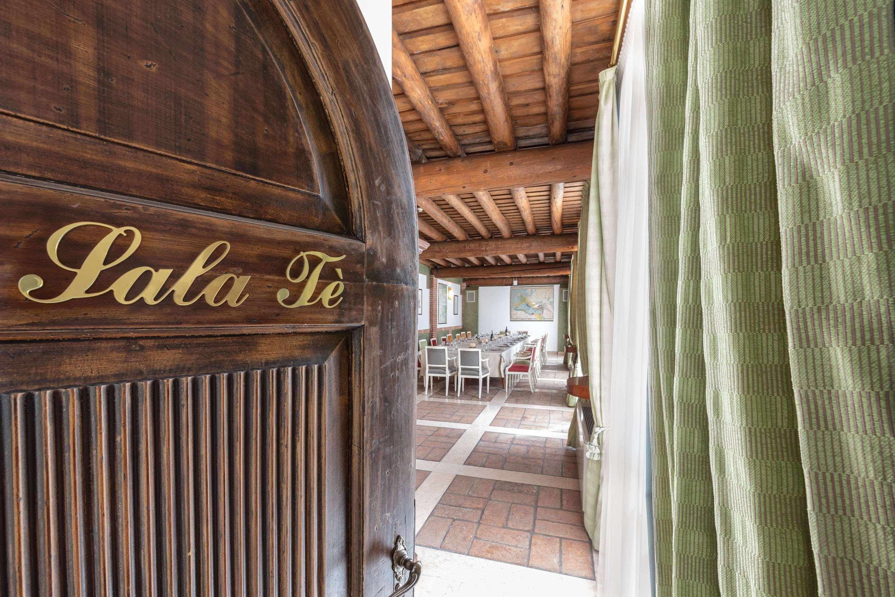 Hotel Villa Malaspina Castel d'Azzano Exterior photo